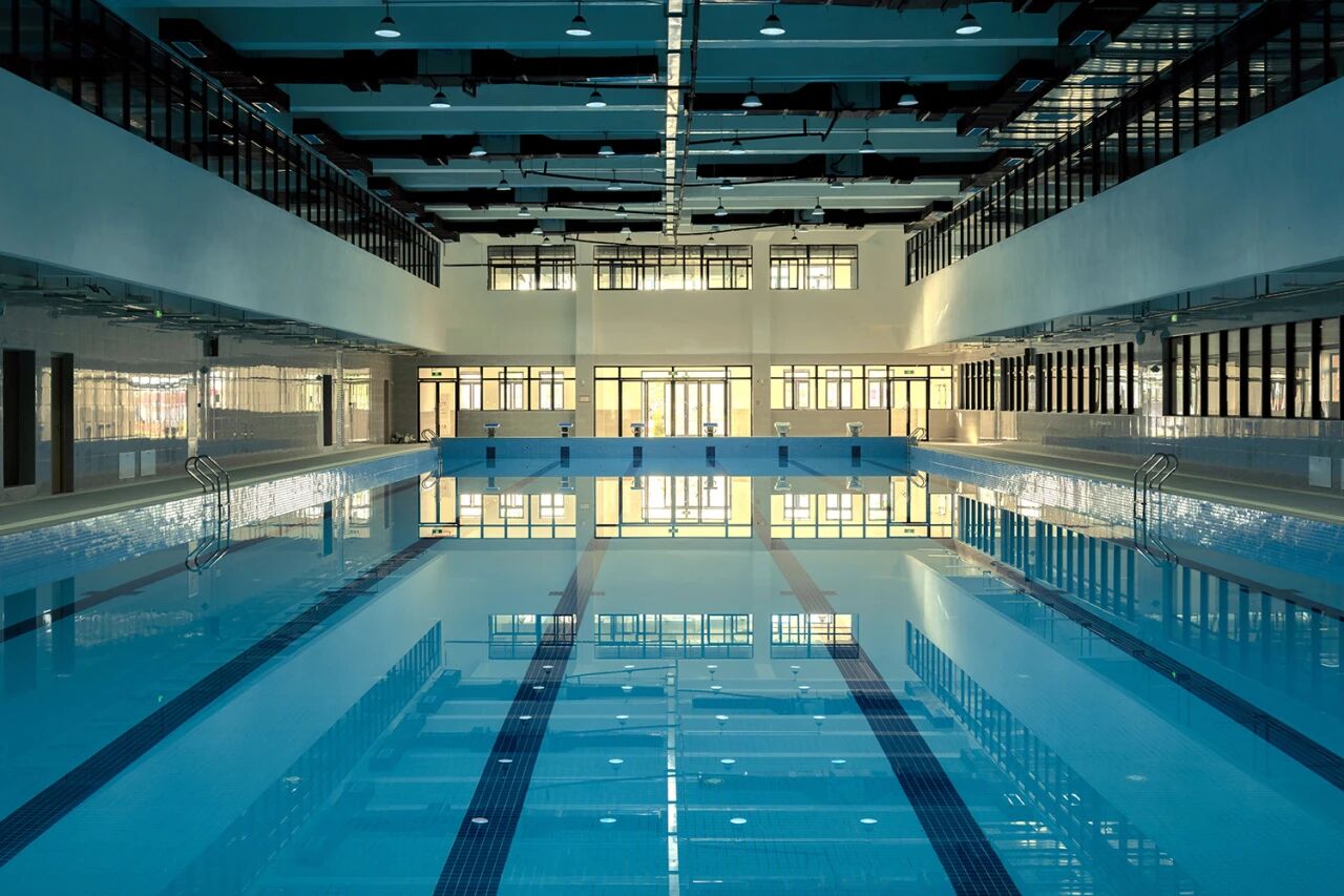 室内恒温游泳馆